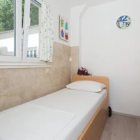 Holiday home In With Kitchen *