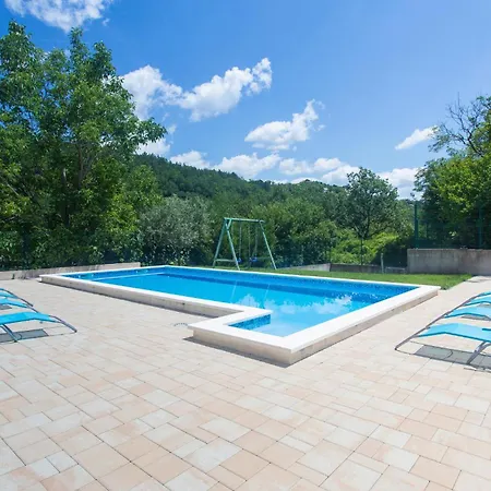 Lovely In * Kučiće