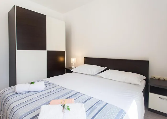 Lovely In * Kučiće